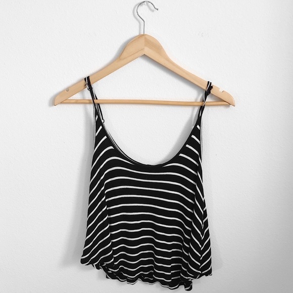 Ultra Flirt Tops - ❤️CLEARANCE❤️ black striped flowy crop tank top
